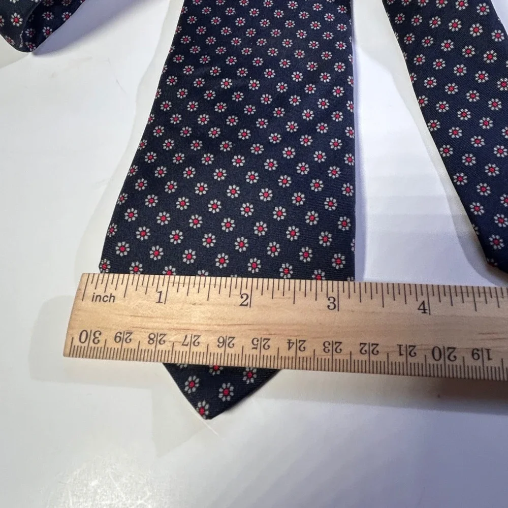 Pride of England Men Navy Blue Silk Tie Floral Medallion Dark Academia Retro Vtg
